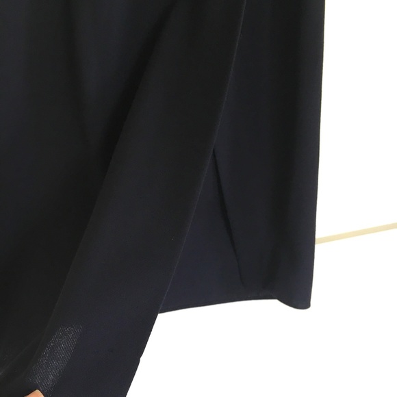 DKNY navy wrap skirt. Size 2 - Picture 2 of 4